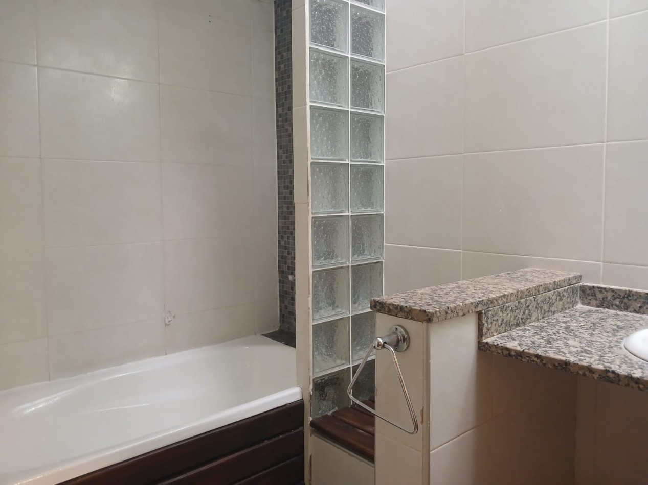 Venta casa 4 ambientes en los Pinares