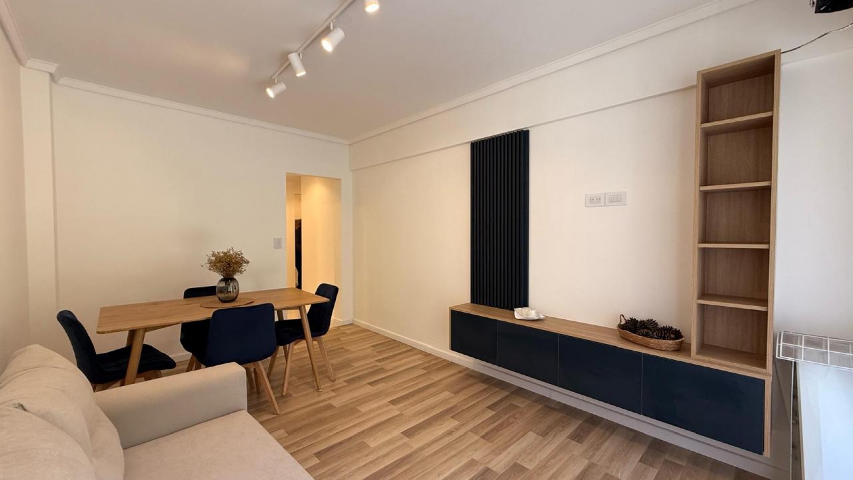 Venta Departamento 2 ambientes con balcon a la calle 