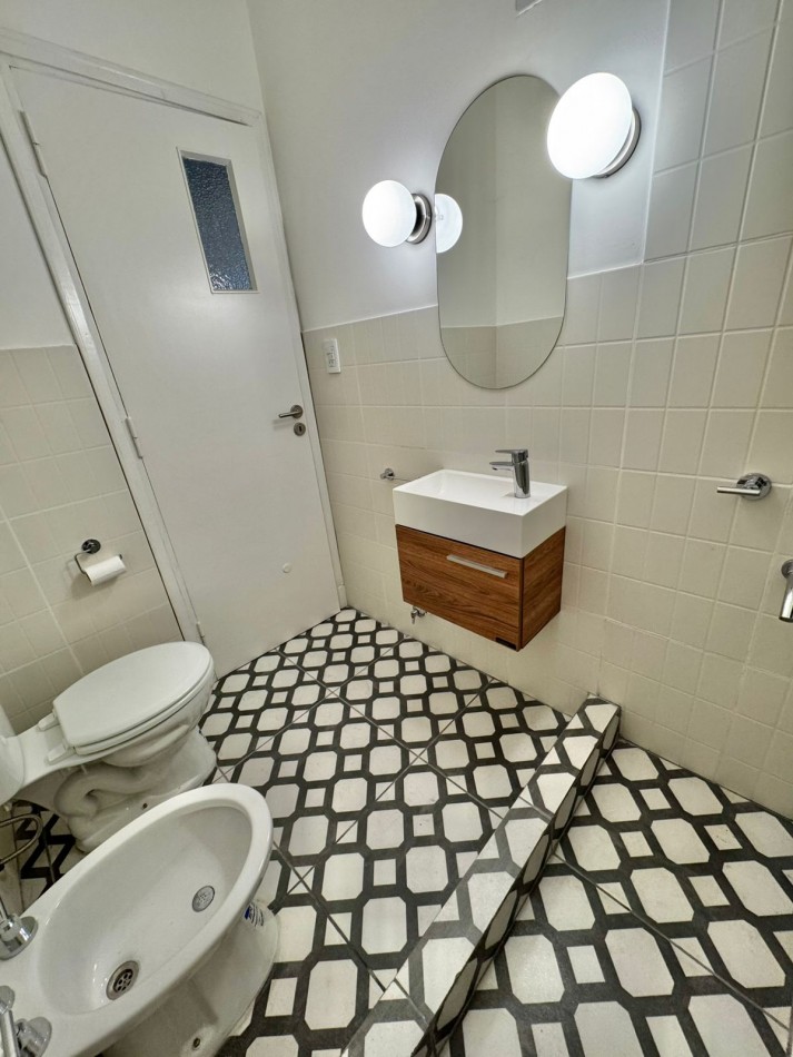 Venta Departamento 2 ambientes con balcon terraza a la calle