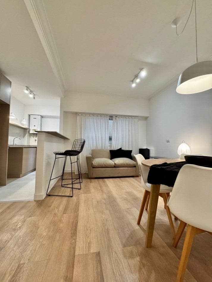 Venta Departamento 2 ambientes con balcon terraza a la calle