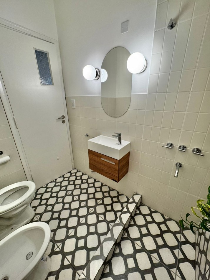 Venta Departamento 2 ambientes con balcon terraza a la calle
