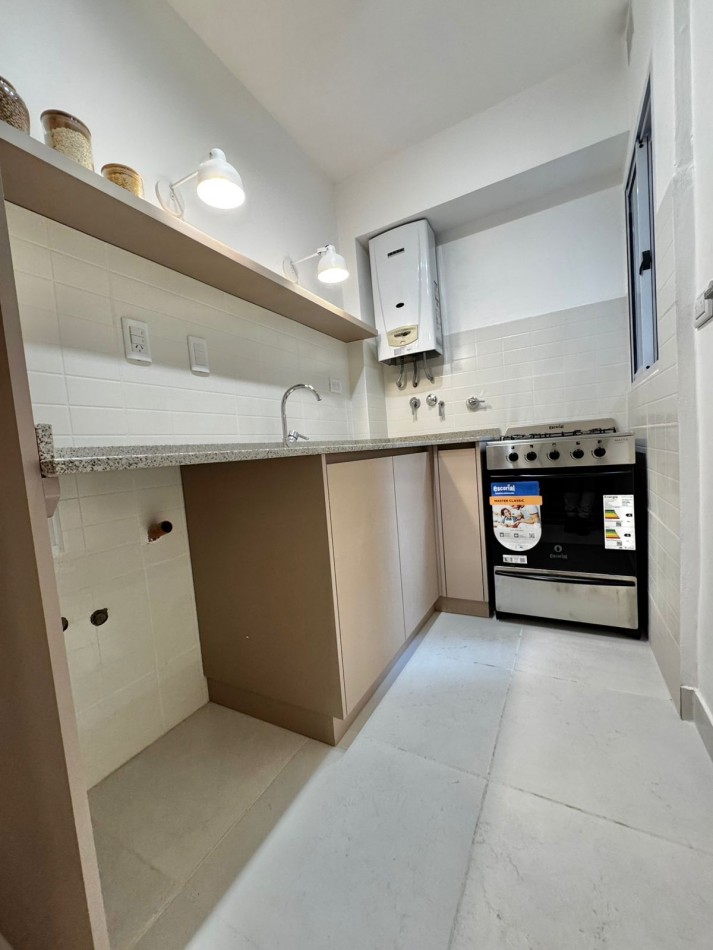 Venta Departamento 2 ambientes con balcon terraza a la calle