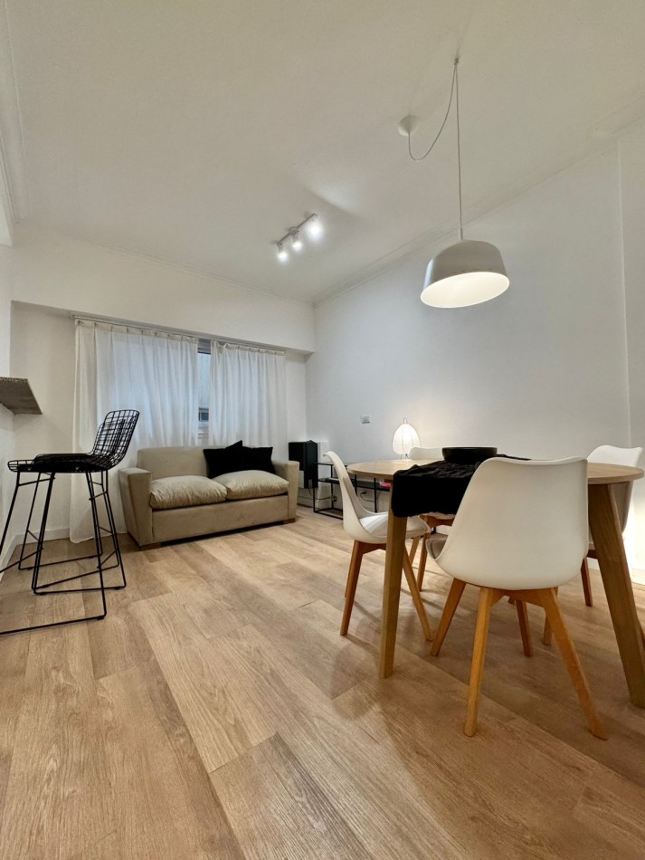 Venta Departamento 2 ambientes con balcon terraza a la calle
