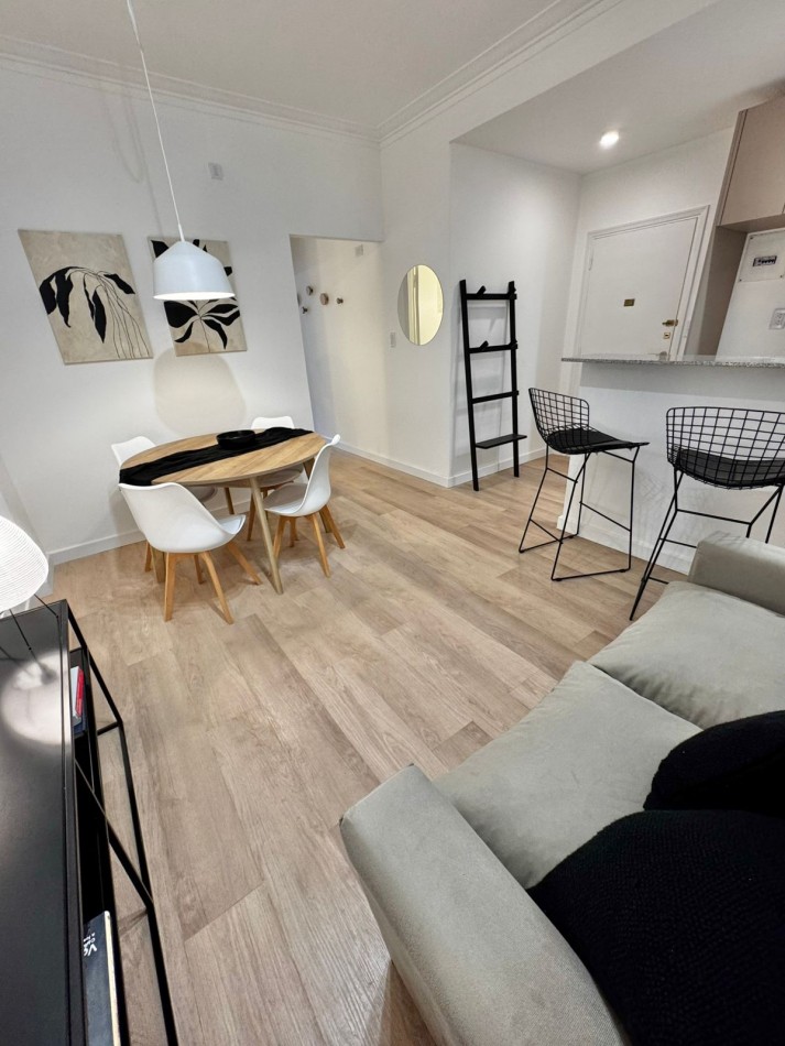 Venta Departamento 2 ambientes con balcon terraza a la calle