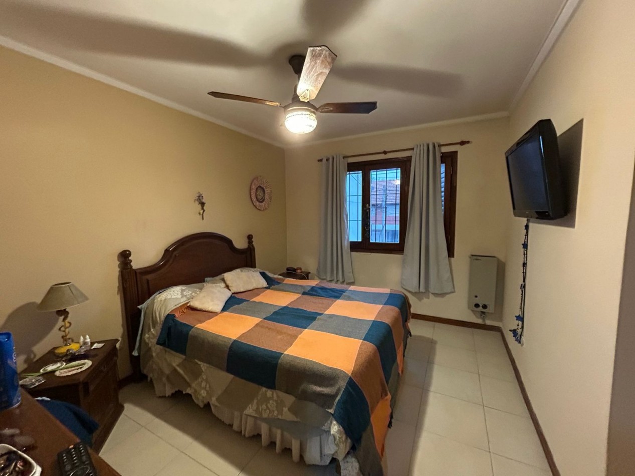 PH 4 AMBIENTES AL FRENTE CON COCHERA Y PATIO APTO CREDITO.