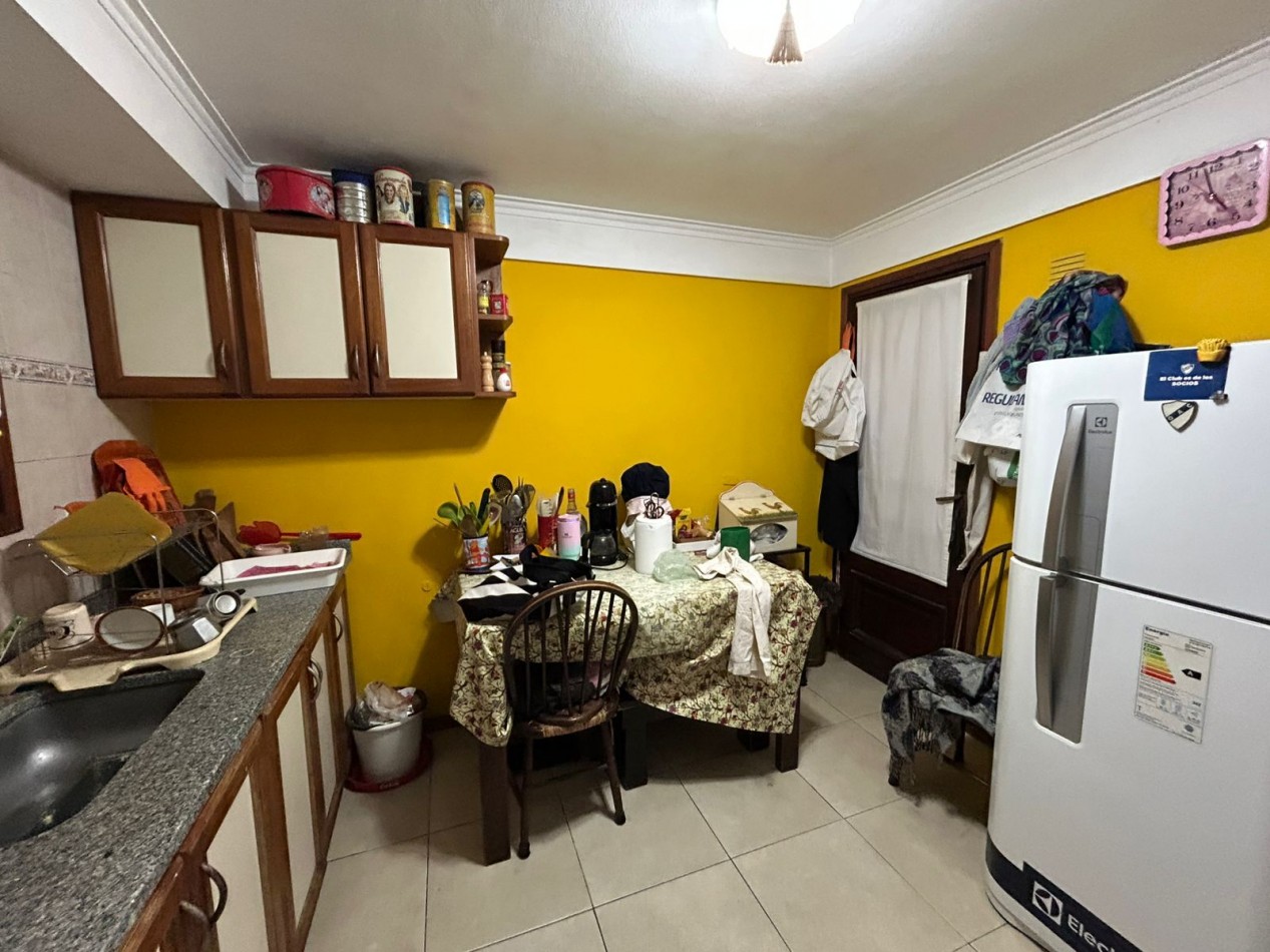 PH 4 AMBIENTES AL FRENTE CON COCHERA Y PATIO APTO CREDITO.
