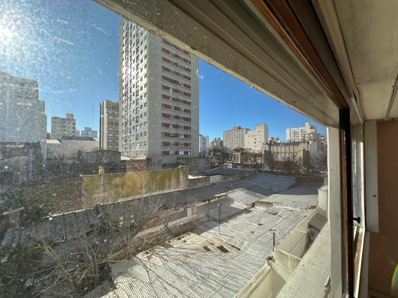VENTA DEPARTAMENTO 2 AMBIENTES CON BALCON ZONA CENTRO MUY LUMINOSO