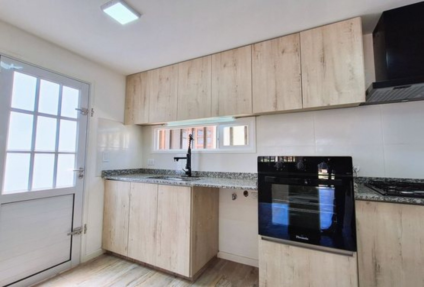 Venta Casa 4 amb estrenar quincho y parque Zona  Colinas