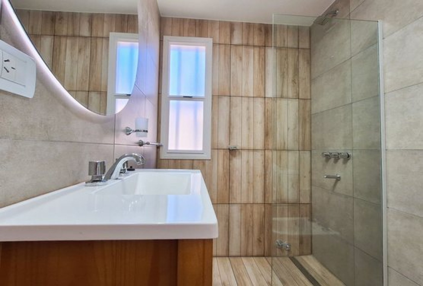 Venta Casa 4 amb estrenar quincho y parque Zona  Colinas
