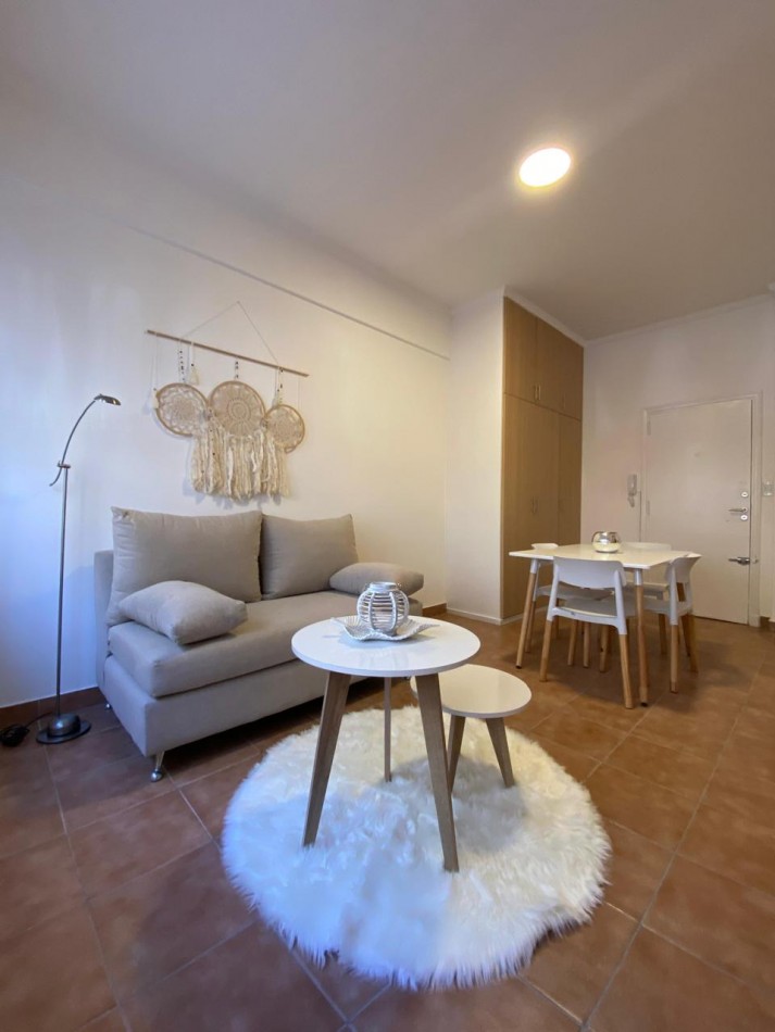Venta Departamento 2 ambientes a la calle, reciclado y amoblado