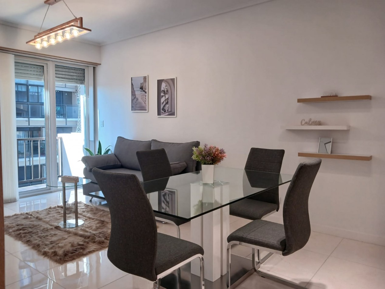 Venta Departamento 3 ambientes a la calle reciclado y amoblado, Plaza Colon 