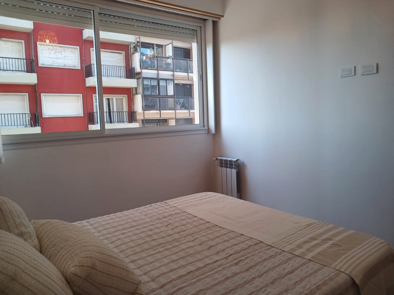 Venta Departamento 3 ambientes a la calle reciclado y amoblado, Plaza Colon 
