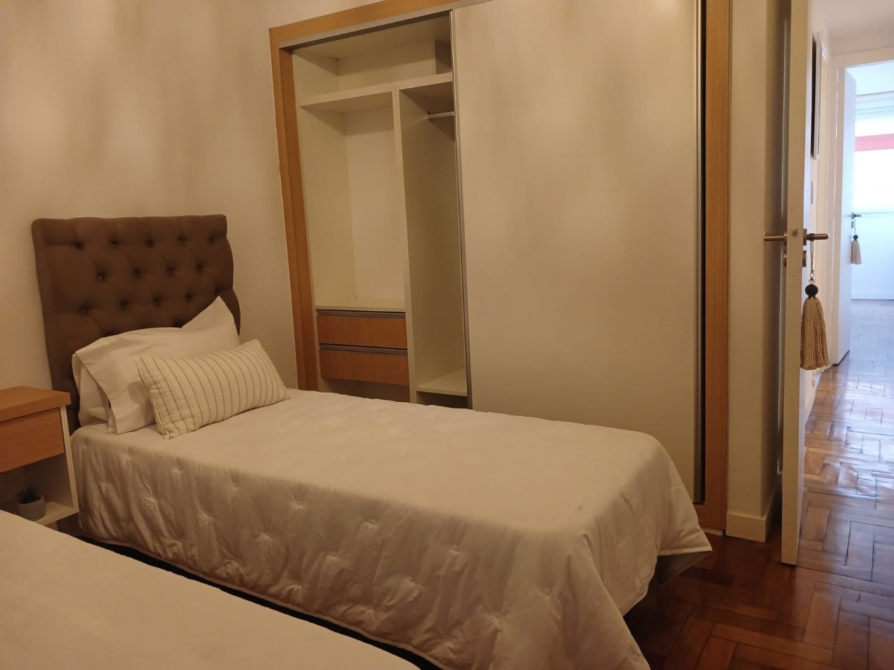 Venta Departamento 3 ambientes a la calle reciclado y amoblado, Plaza Colon 