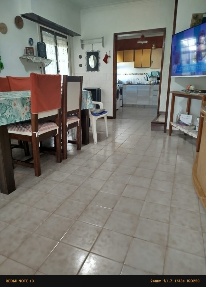 Casa 3 ambientes con garage y parque ----- Apta Credito