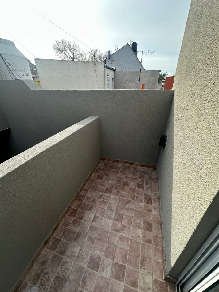 PH 2 AMBIENTES A LA CALLE  CON BALCON TERRAZA