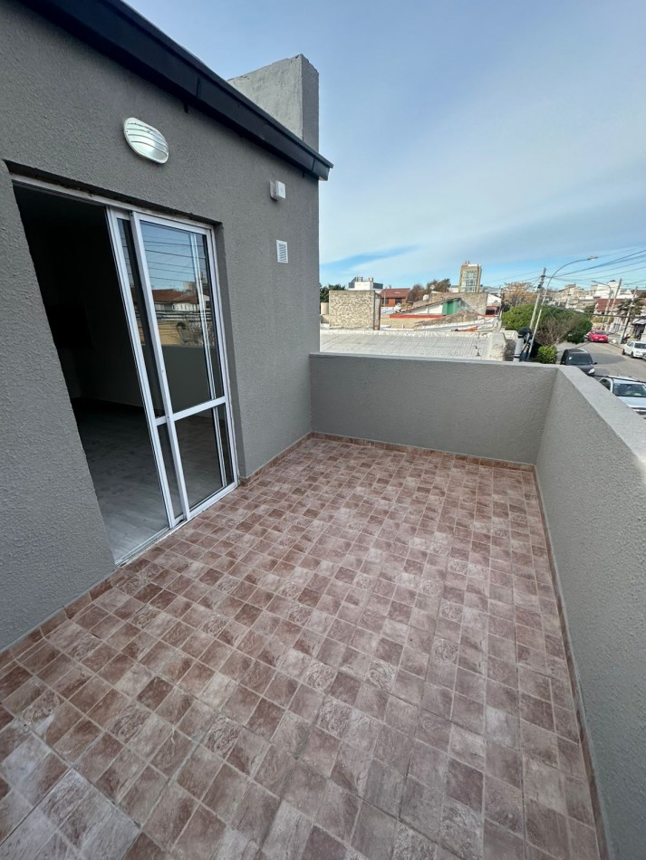 PH 2 AMBIENTES A LA CALLE  CON BALCON TERRAZA