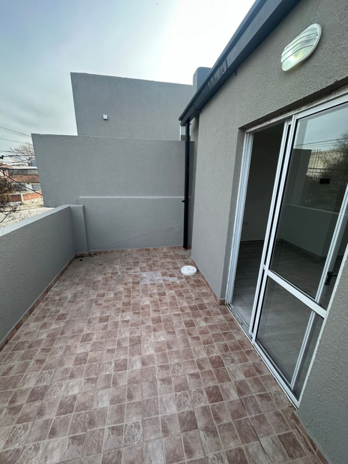 PH 2 AMBIENTES A LA CALLE  CON BALCON TERRAZA