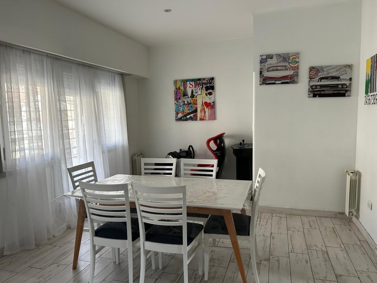 PH 4 AMBIENTES CON DEPENDENCIA Y PATIO TOTALMENTE RECICLADO.