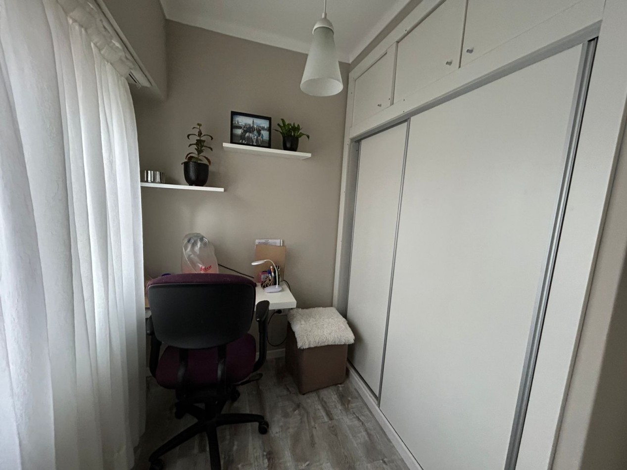 CASA DE 4 AMBIENTES  CON PATIO COCHERA DOBLE Y DEPARTAMENTO MONOAMBIENTE APTO CREDITO.