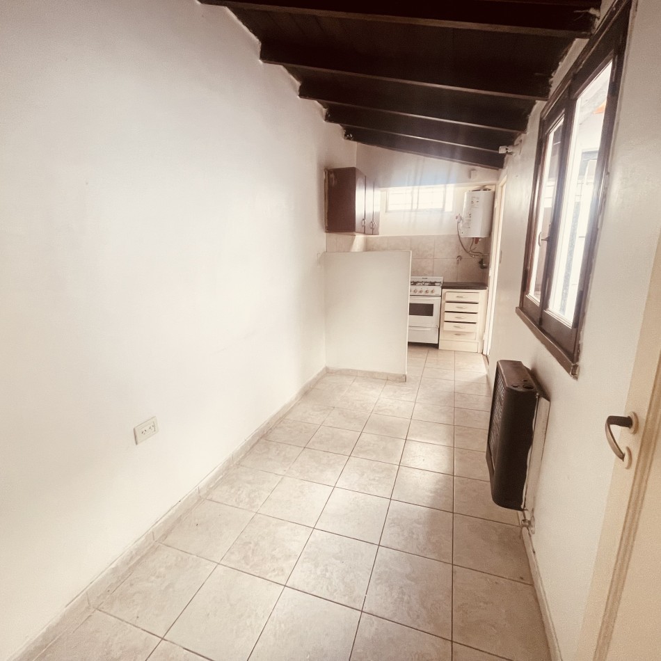 ALQUILER PH 2 AMBIENTES C/PATIO CHAVIN 