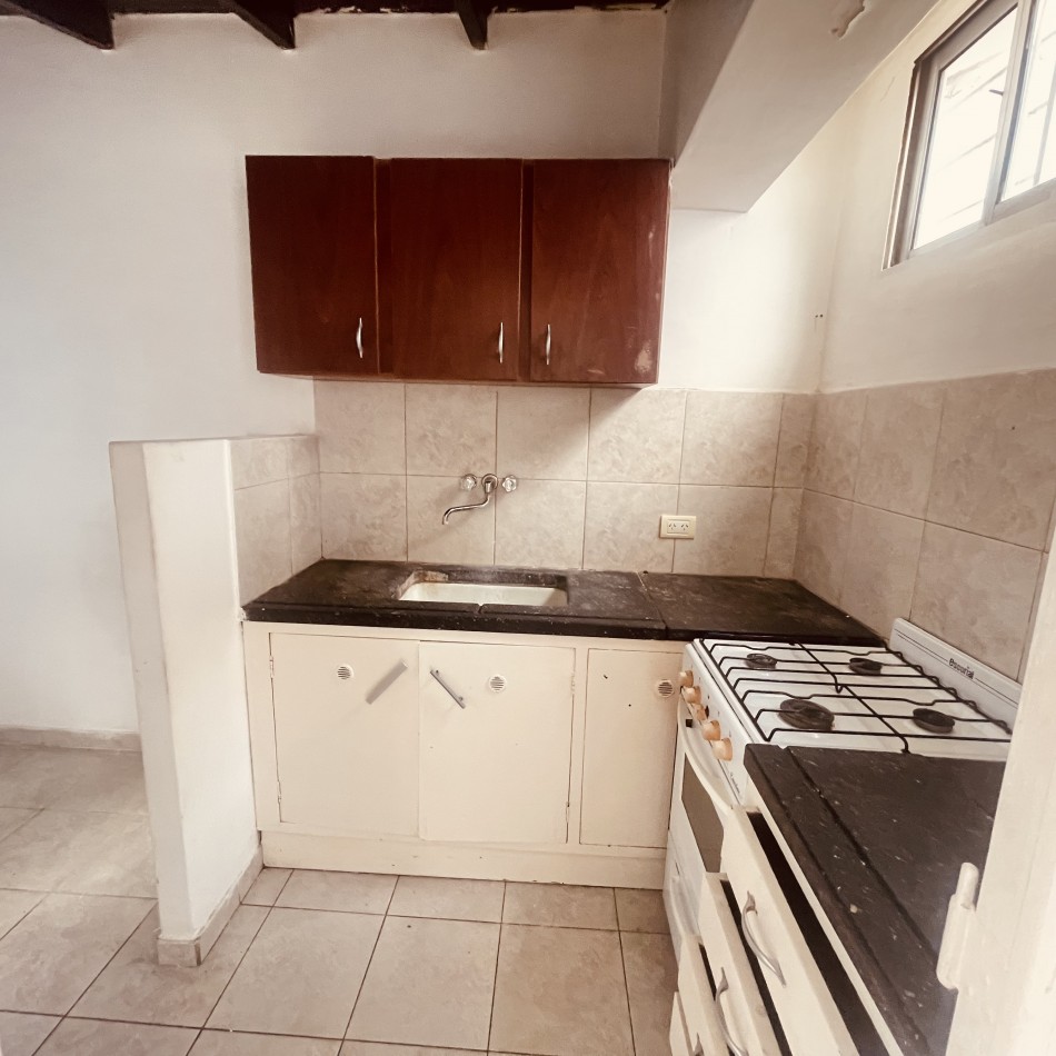 ALQUILER PH 2 AMBIENTES C/PATIO CHAVIN 