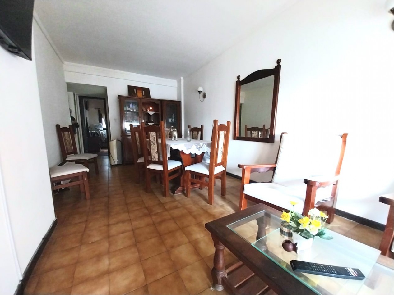 VENTA DEPTO 2 AMB CON DEPENDECIA Y LAVADERO. BALCON SALIENTE AL FRENTE. PLAZA COLON