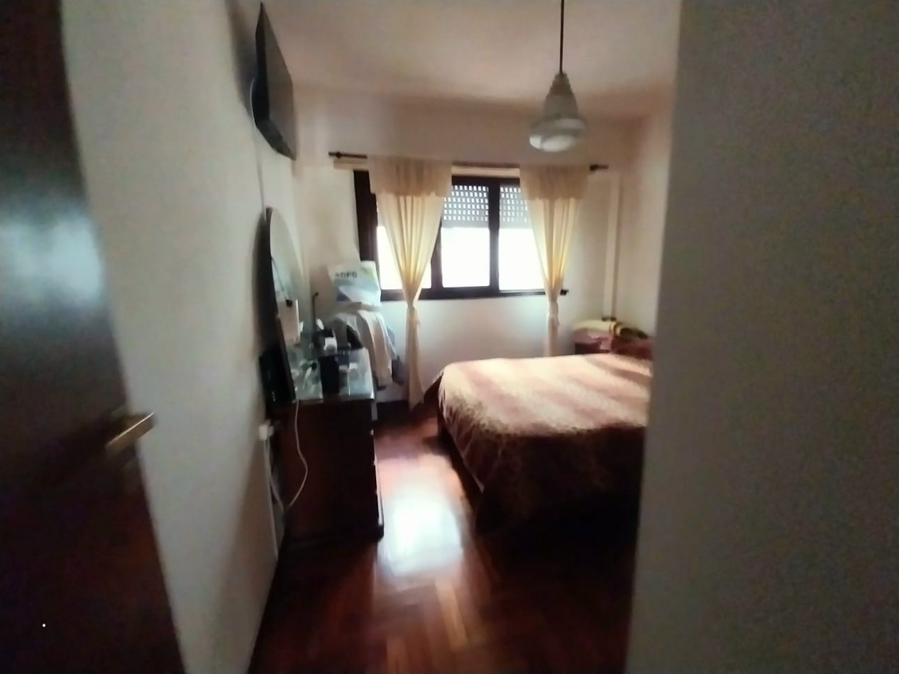 VENTA DEPTO 2 AMB CON DEPENDECIA Y LAVADERO. BALCON SALIENTE AL FRENTE. PLAZA COLON