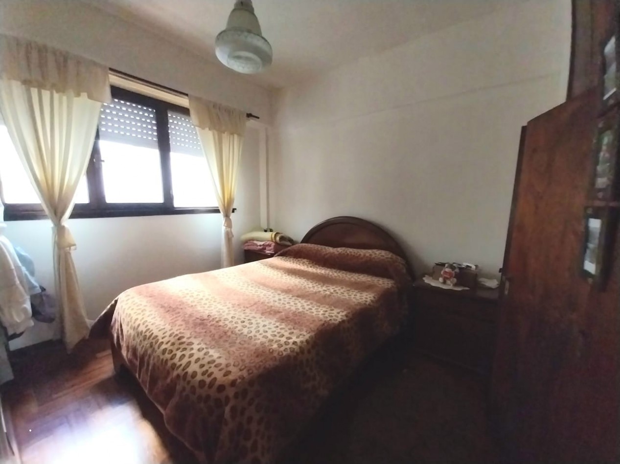 VENTA DEPTO 2 AMB CON DEPENDECIA Y LAVADERO. BALCON SALIENTE AL FRENTE. PLAZA COLON