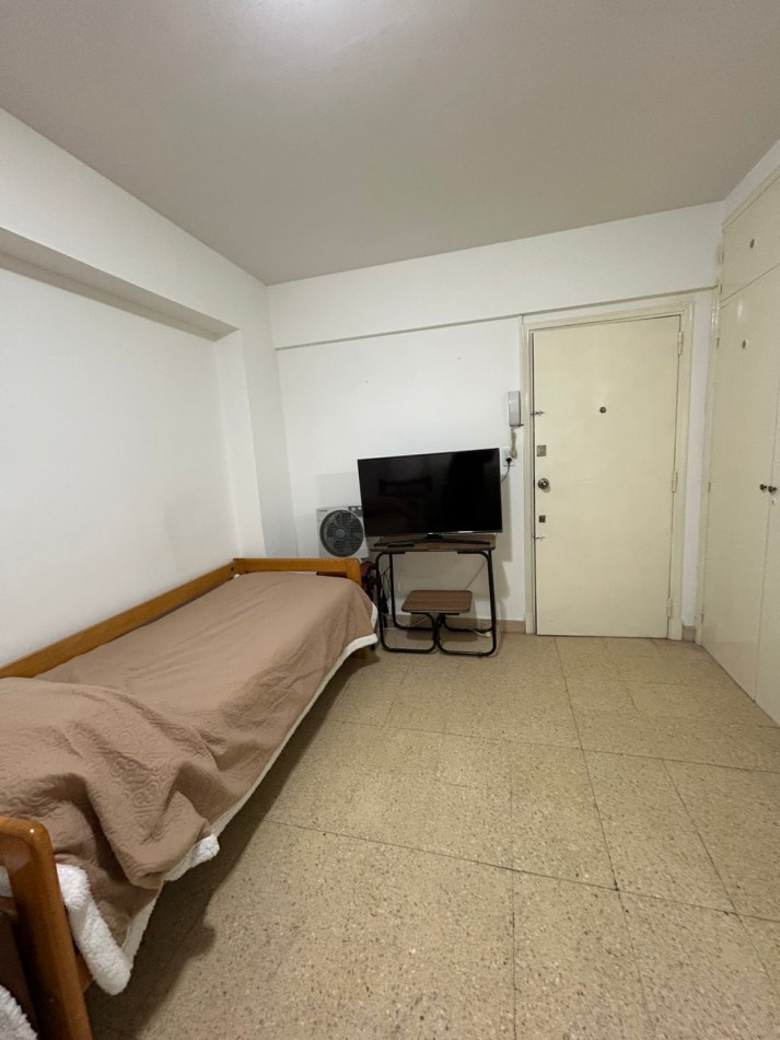 DEPARTAMENTO MONOAMABIENTE CONTRAFENTE EQUIPADO PLAZA COLON .