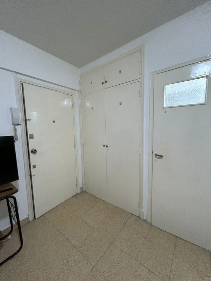 DEPARTAMENTO MONOAMABIENTE CONTRAFENTE EQUIPADO PLAZA COLON .