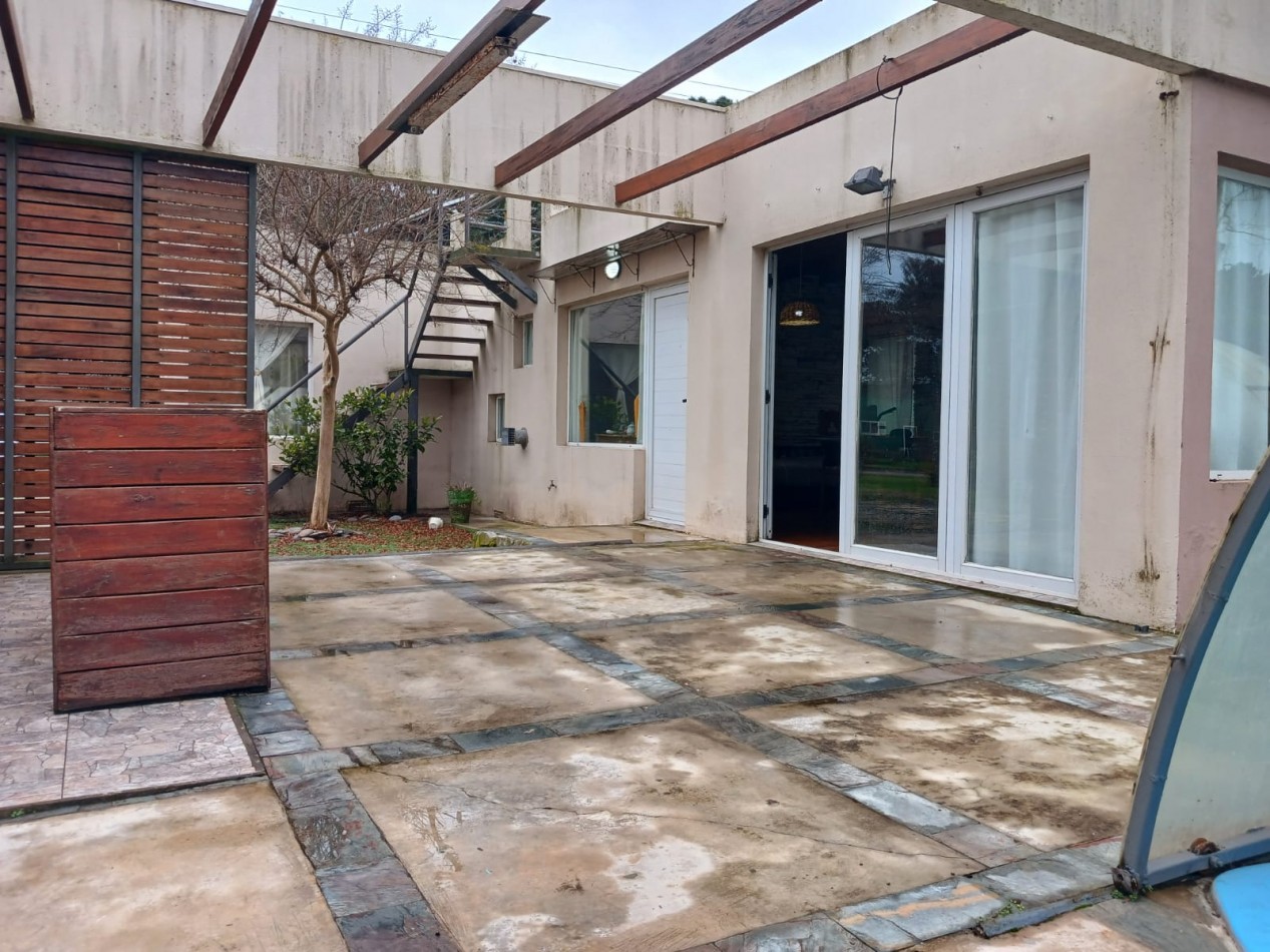 Venta casa en la Caleta, 3 ambientes, pileta, parque y parrilla
