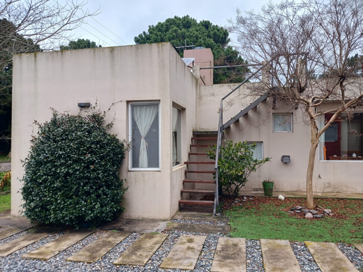 Venta casa en la Caleta, 3 ambientes, pileta, parque y parrilla