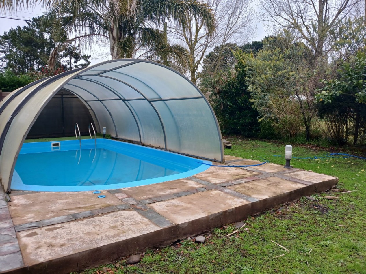 Venta casa en la Caleta, 3 ambientes, pileta, parque y parrilla