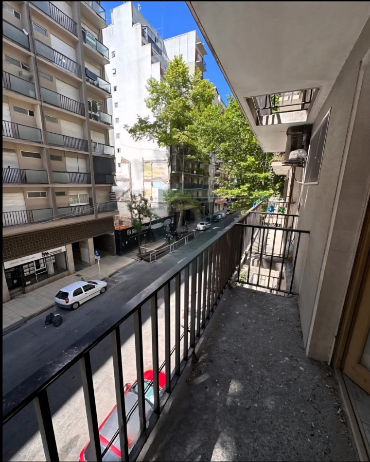 VENTA DEPARTAMENTO 2 AMBIENTES INVERTIDO CON BALCON A LA CALLE ZONA ALDREY