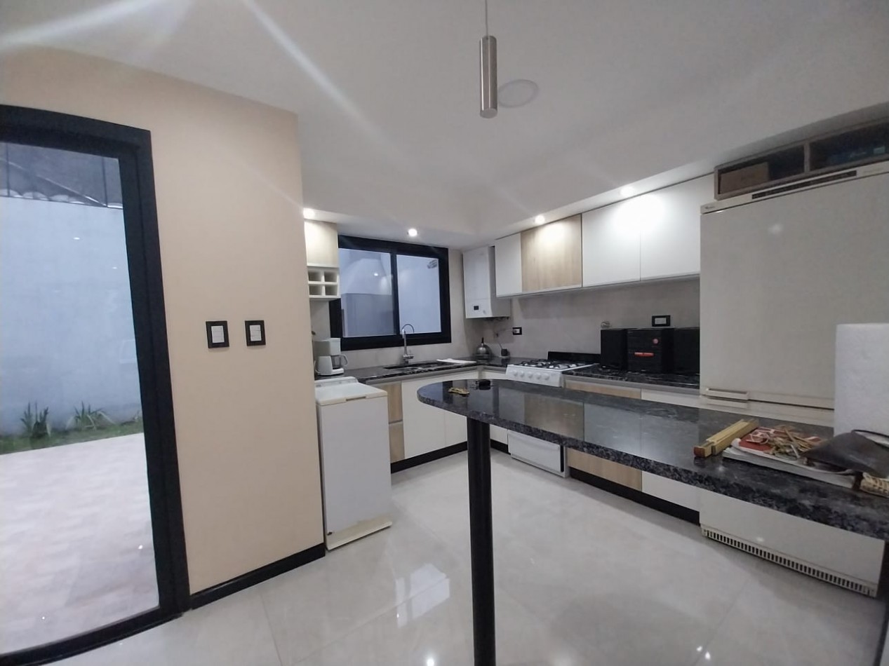 DUPLEX A ESTRENAR 4 AMBIENTES CON ENTRADA PARA AUTO, PATIO Y PARRILLA. COLINAS DE PERALTA RAMOS