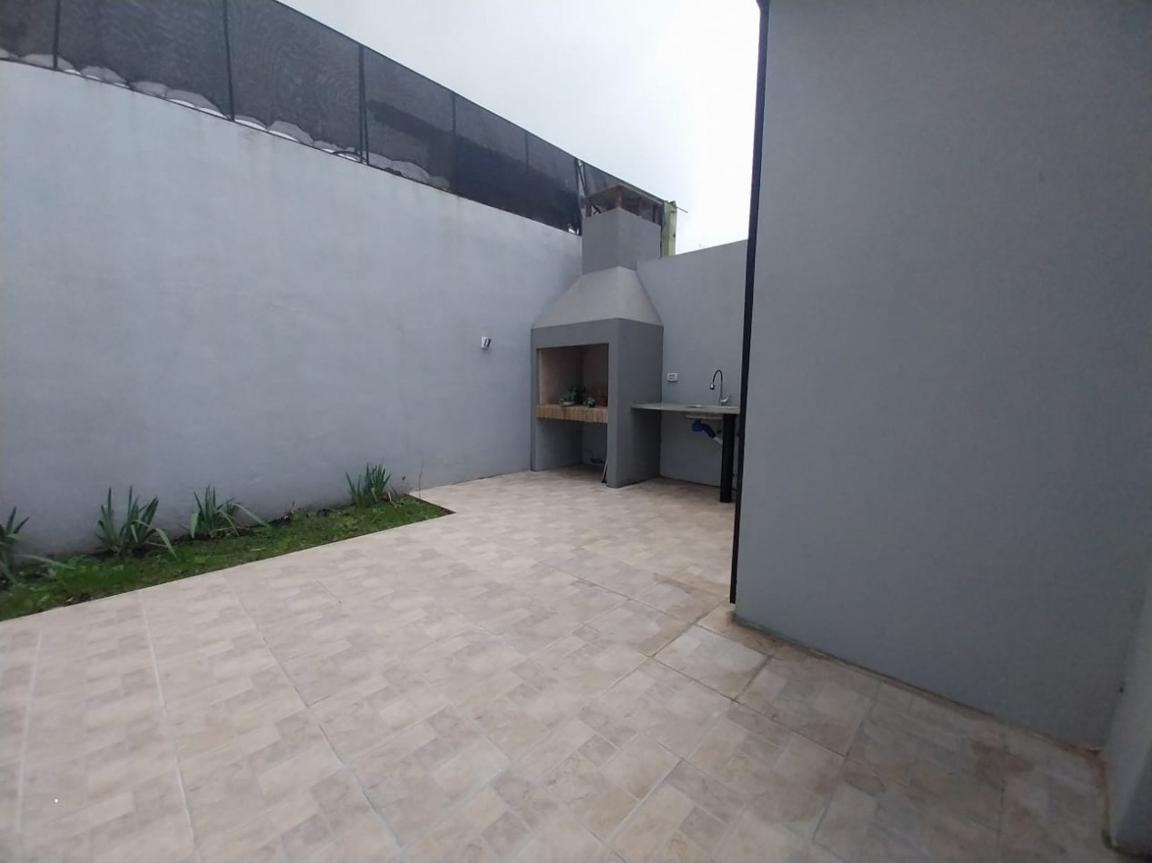 DUPLEX A ESTRENAR 4 AMBIENTES CON ENTRADA PARA AUTO, PATIO Y PARRILLA. COLINAS DE PERALTA RAMOS