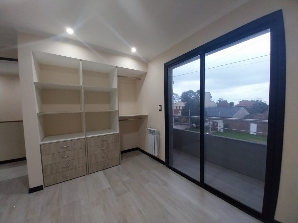 DUPLEX A ESTRENAR 4 AMBIENTES CON ENTRADA PARA AUTO, PATIO Y PARRILLA. COLINAS DE PERALTA RAMOS
