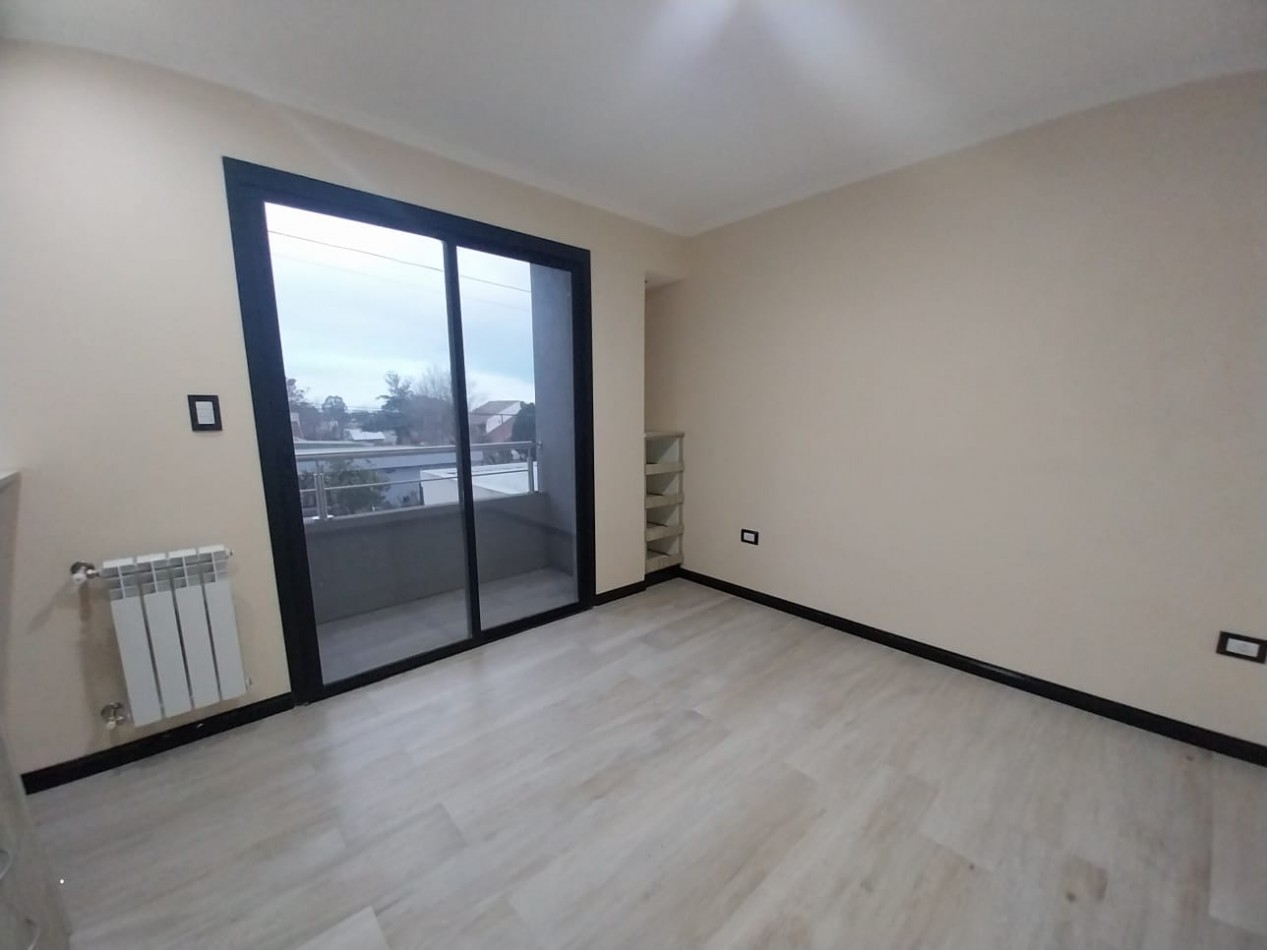 DUPLEX A ESTRENAR 4 AMBIENTES CON ENTRADA PARA AUTO, PATIO Y PARRILLA. COLINAS DE PERALTA RAMOS
