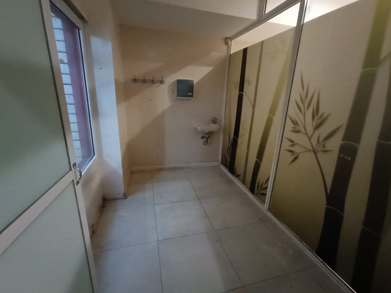 ALQUILER LOCAL COMERCIAL A LA CALLE PARA RUBROS VARIOS EN ZONA GUEMES