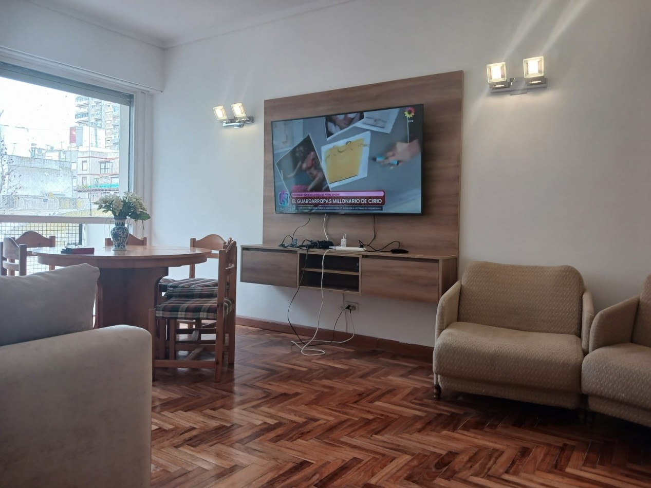 Venta Departamento 4 ambientes reciclado con balcon corrido a la calle