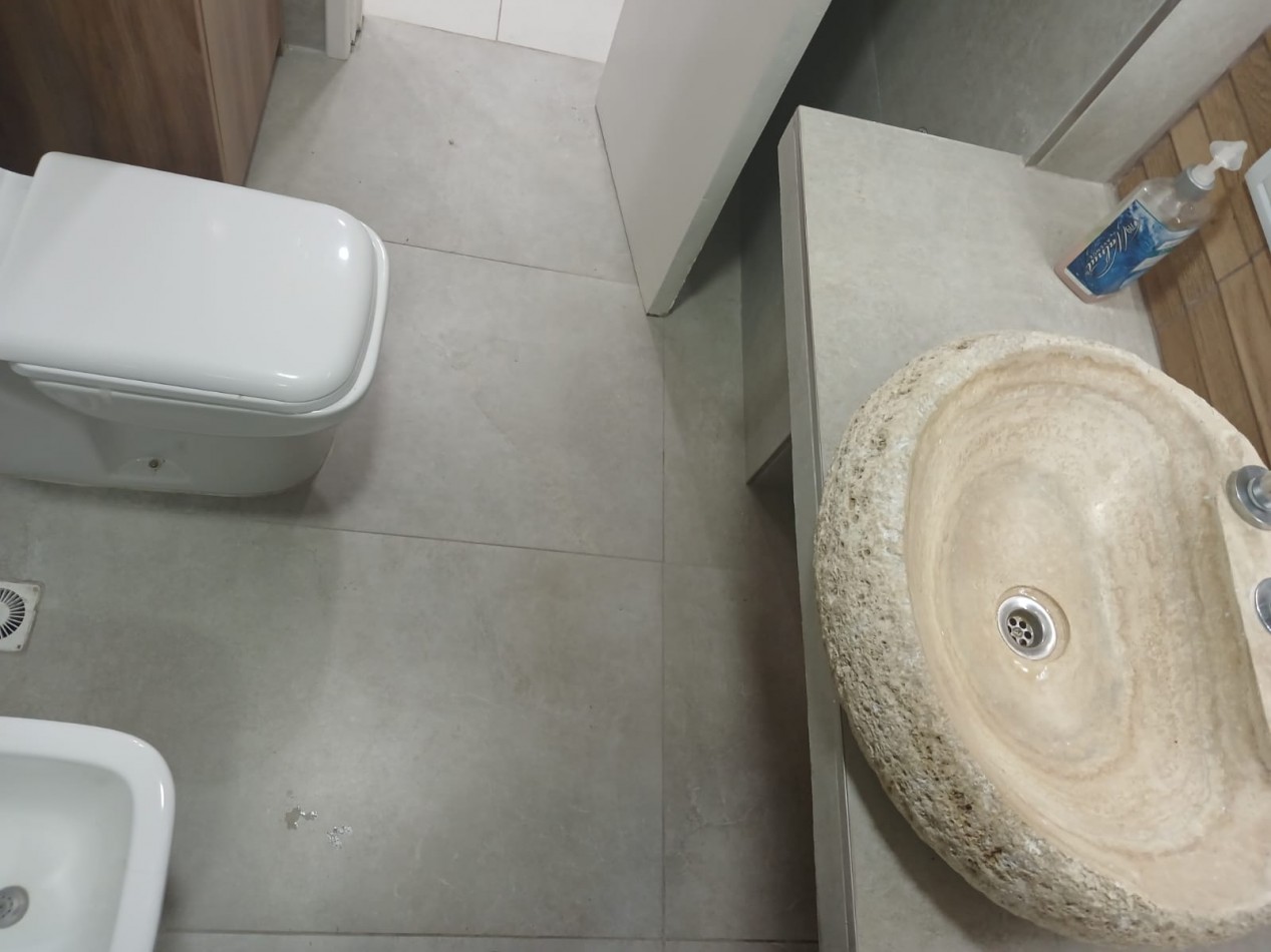 Venta Departamento 4 ambientes reciclado con balcon corrido a la calle