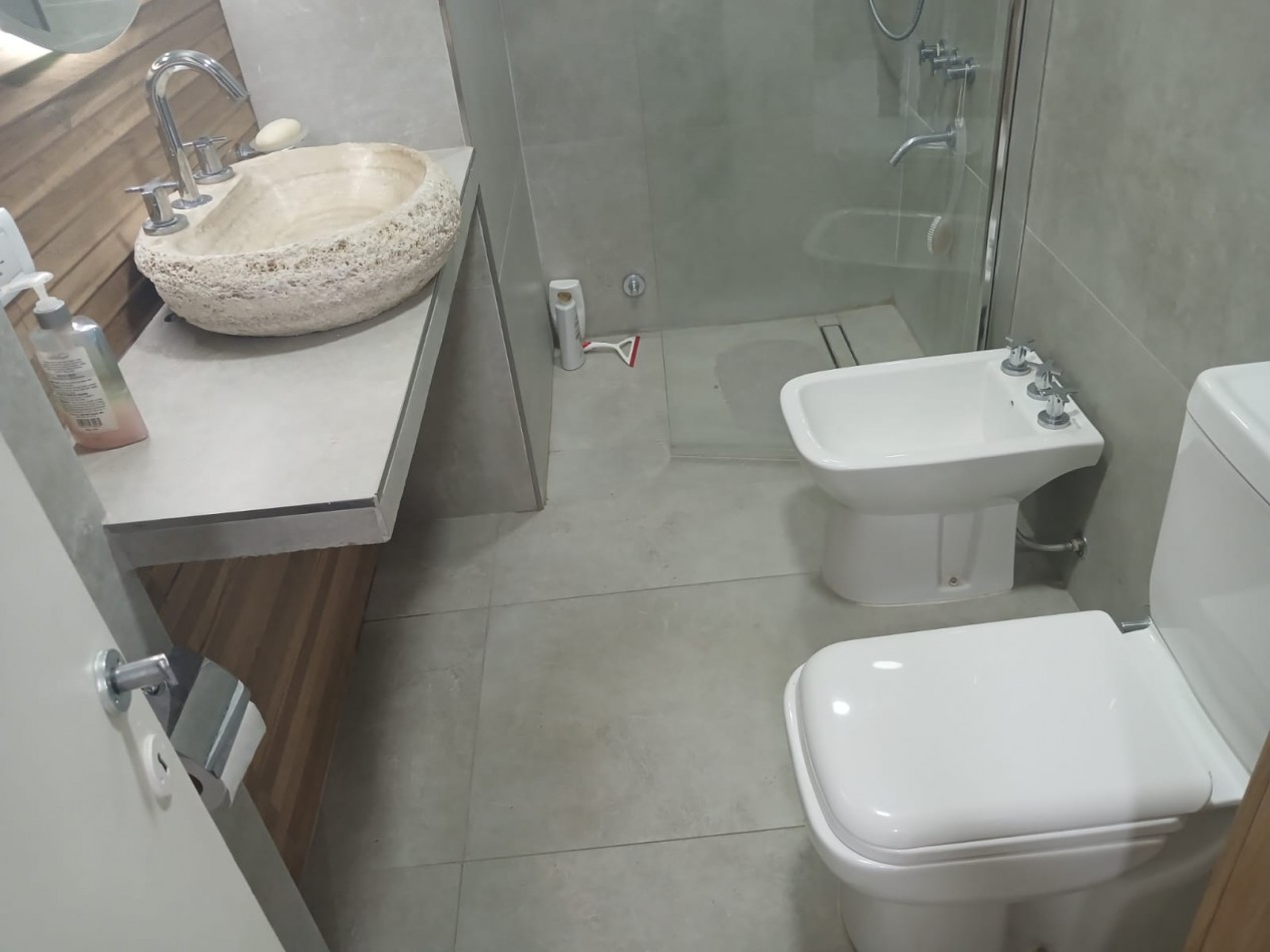 Venta Departamento 4 ambientes reciclado con balcon corrido a la calle