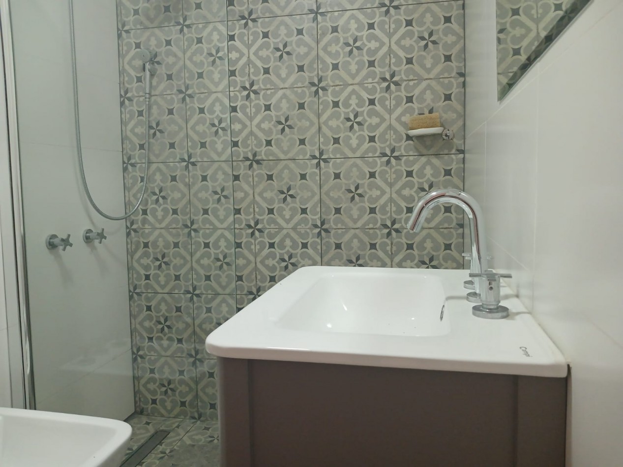 Venta Departamento 4 ambientes reciclado con balcon corrido a la calle