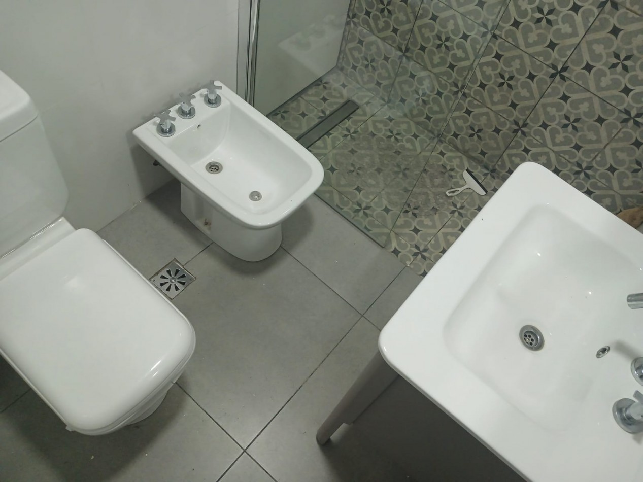 Venta Departamento 4 ambientes reciclado con balcon corrido a la calle