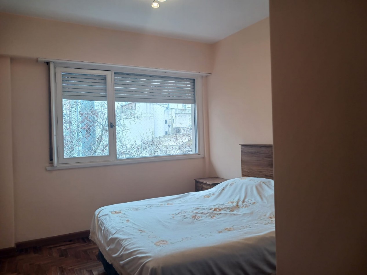 Venta Departamento 4 ambientes reciclado con balcon corrido a la calle