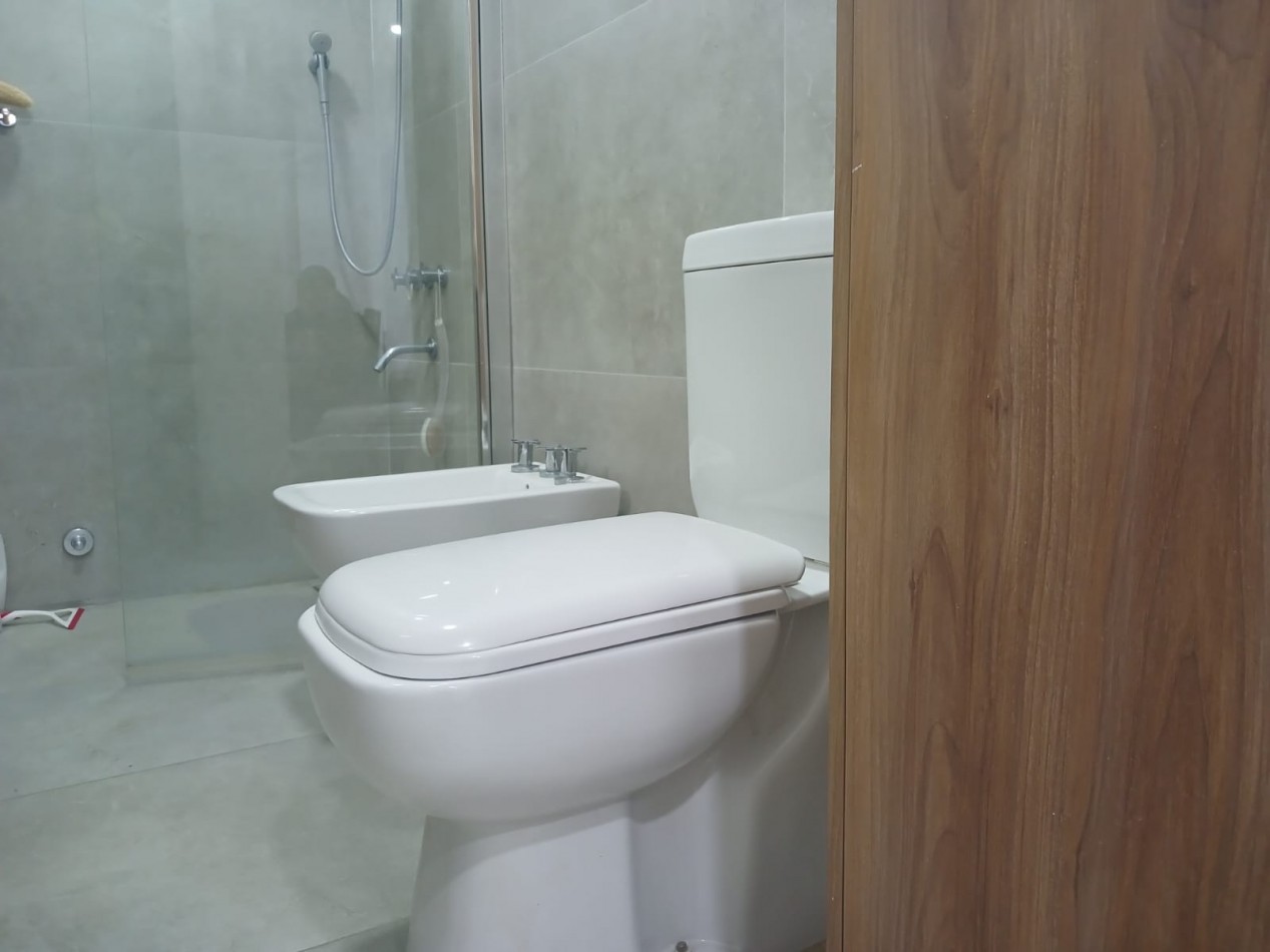 Venta Departamento 4 ambientes reciclado con balcon corrido a la calle