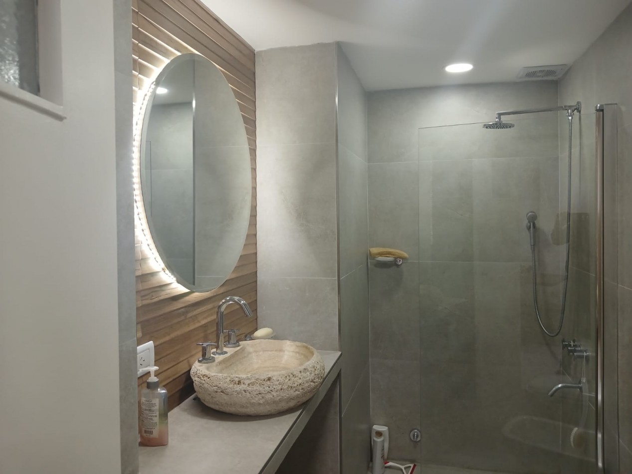 Venta Departamento 4 ambientes reciclado con balcon corrido a la calle