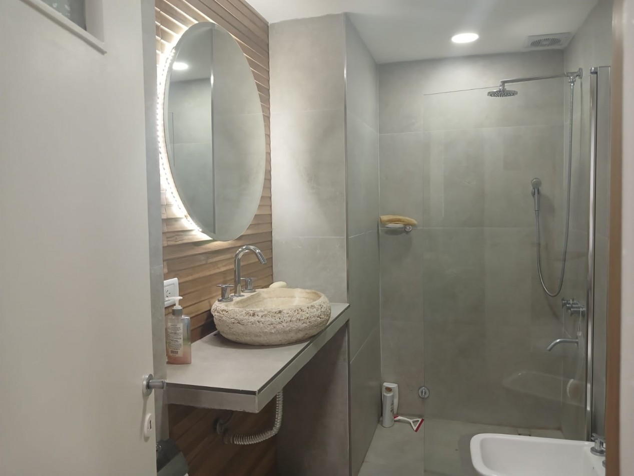 Venta Departamento 4 ambientes reciclado con balcon corrido a la calle
