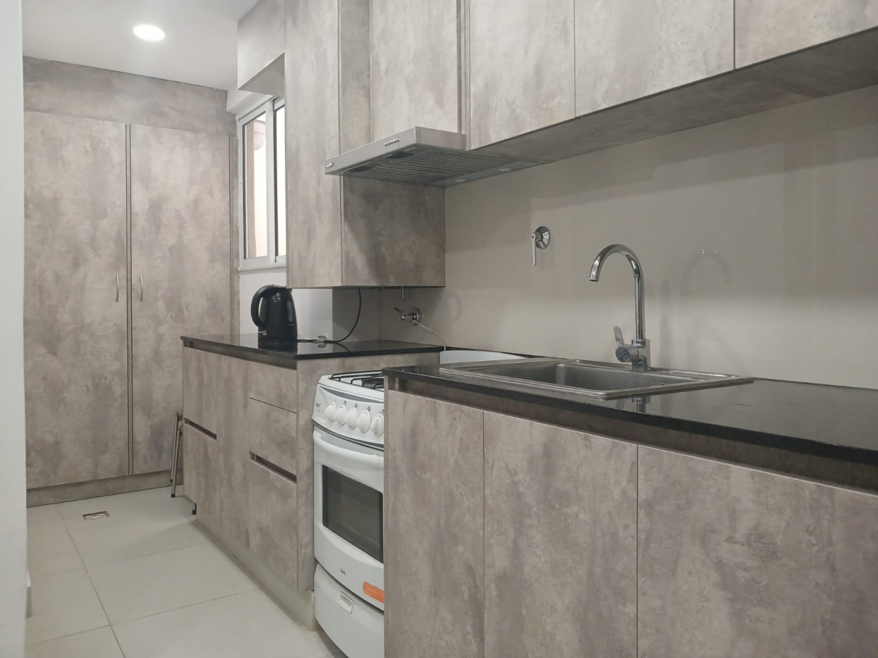 Venta Departamento 4 ambientes reciclado con balcon corrido a la calle