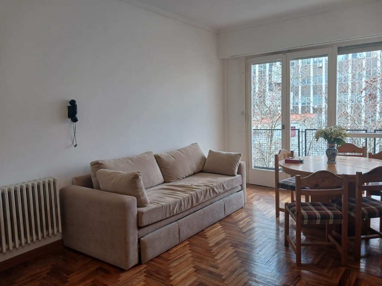 Venta Departamento 4 ambientes reciclado con balcon corrido a la calle